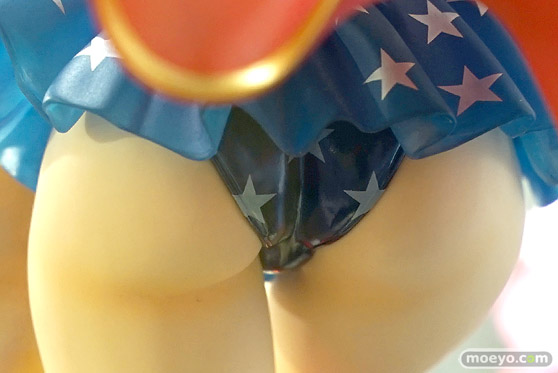 秋葉原の新作フィギュア展示の様子 13