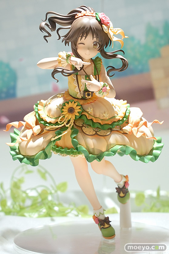 秋葉原の新作フィギュア展示の様子 01