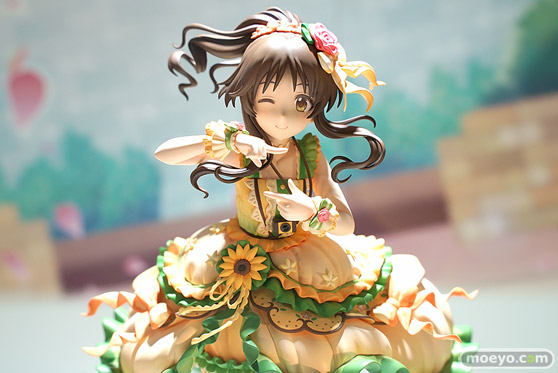 秋葉原の新作フィギュア展示の様子 02