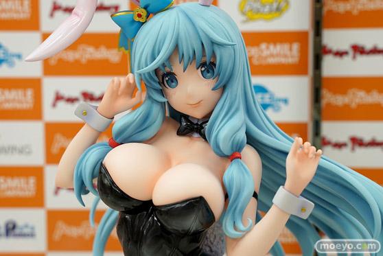 秋葉原の新作フィギュア展示の様子 02