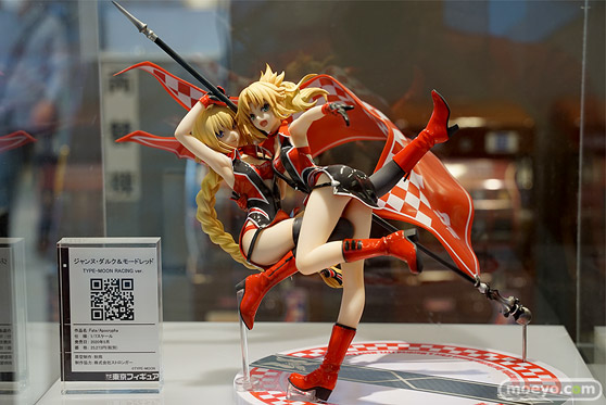 秋葉原の新作フィギュア展示の様子 あみあみ 01