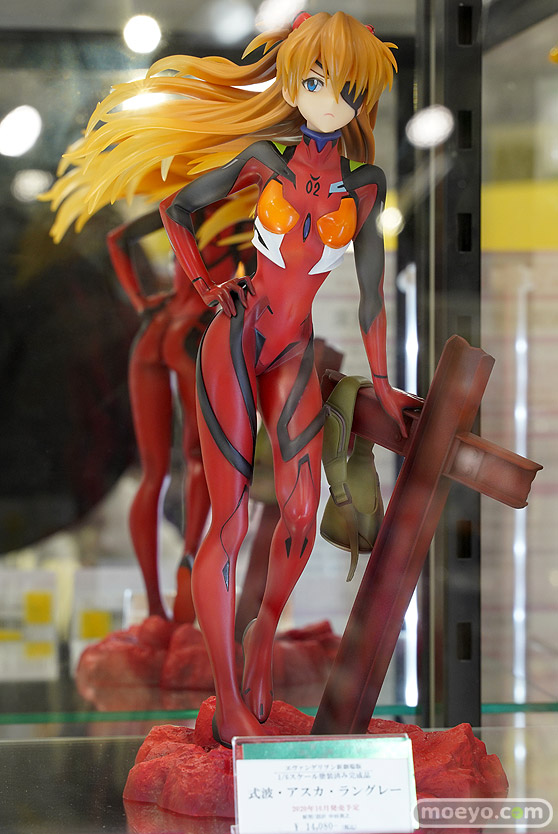 秋葉原の新作フィギュア展示の様子 05