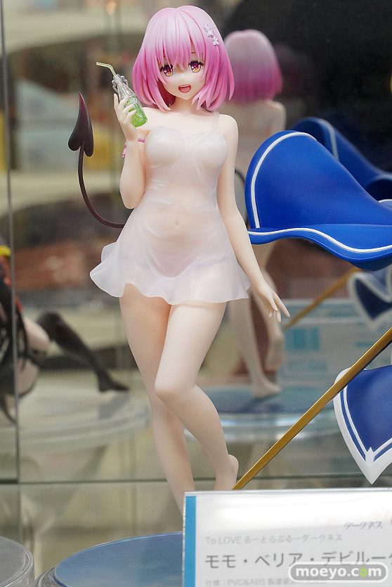 秋葉原の新作フィギュア展示の様子 11