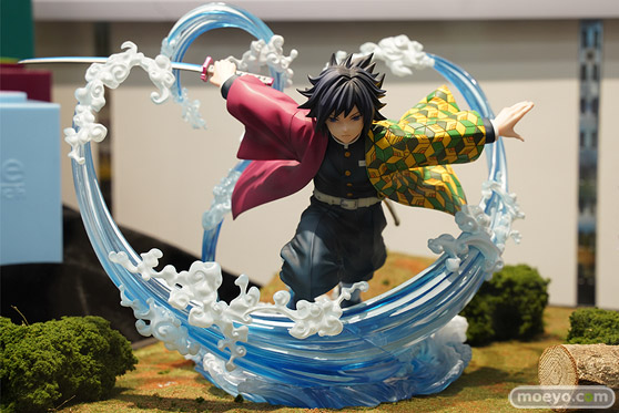 秋葉原の新作フィギュア展示の様子 01