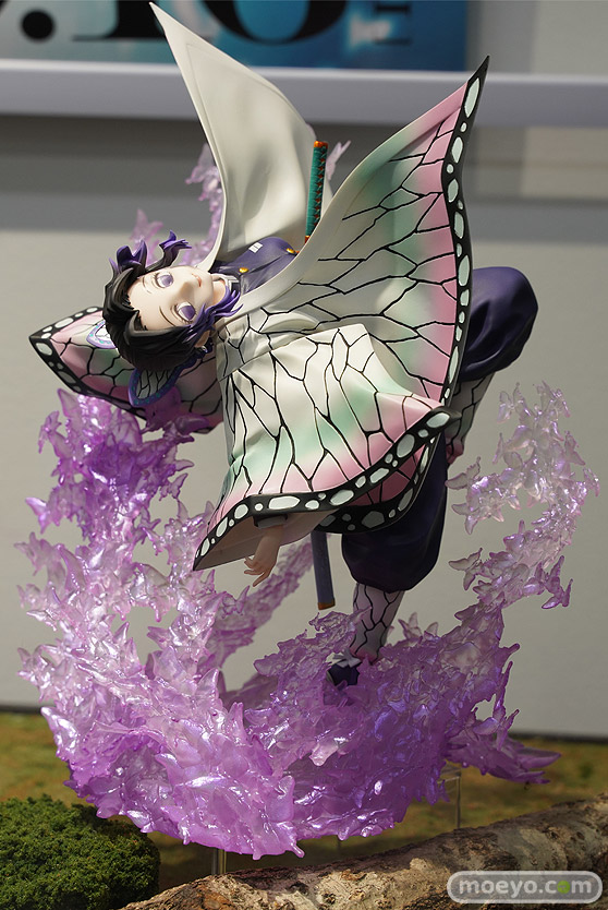 秋葉原の新作フィギュア展示の様子 03