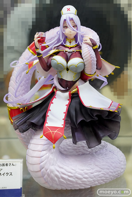 秋葉原の新作フィギュア展示の様子 05