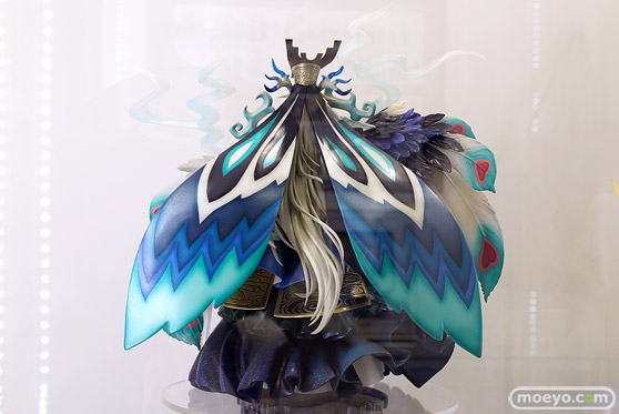 秋葉原の新作フィギュア展示の様子 02