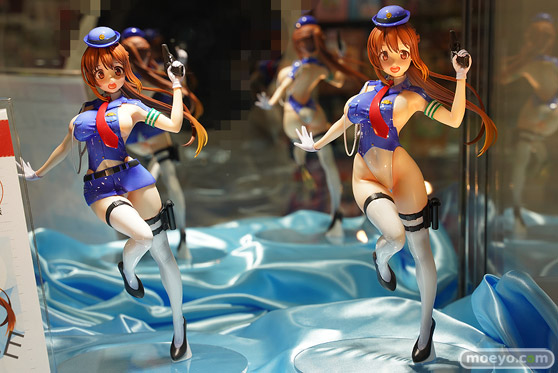 秋葉原の新作フィギュア展示の様子 05