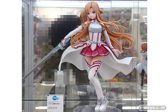 秋葉原の新作フィギュア展示の様子 あみあみ 01