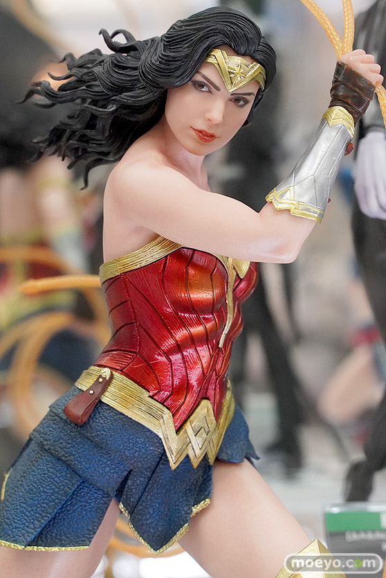 秋葉原の新作フィギュア展示の様子 31