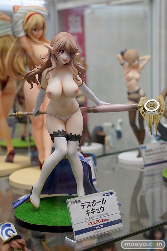 秋葉原の新作フィギュア展示の様子 2020年12月20日 19
