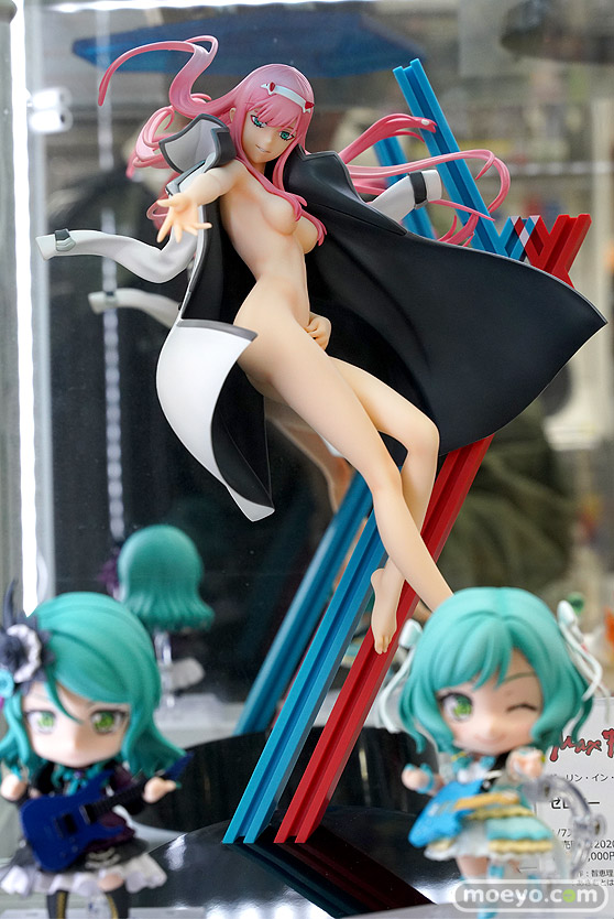 秋葉原の新作フィギュア展示の様子 14