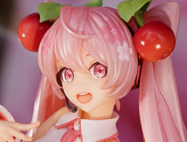 「桜ミク ～桜妖精ver.～」「ブラン 寝起きVer.」「エマ・ブライトネス」など 秋葉原の新作フィギュア、グッズ展示の様子（2021年2月20日）