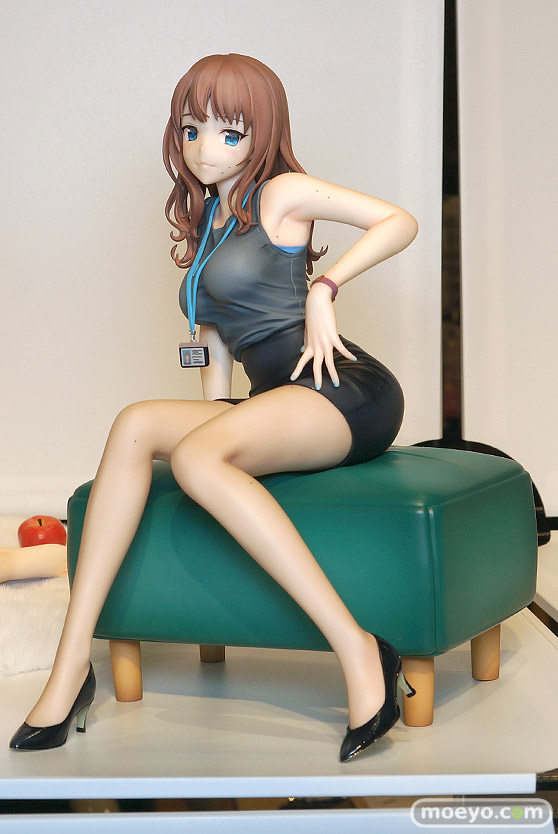 ユニオンクリエイティブ どうしまイラスト ほくろの多い先輩OLさん フィギュア カフェレオキャラクターコンベンション2021春 01