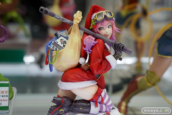 秋葉原の新作フィギュア展示の様子 あみあみ 02