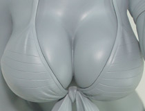 セクシービキニ姿を1/4スケールで立体化！グッドスマイルカンパニー新作美少女フィギュア「冴えない彼女の育てかた Fine 加藤恵 Animation Ver.[AO]」監修中原型が展示！【ワンホビ33】