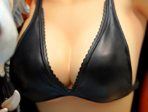 全高510mmのビッグスケール！プレックス新作美少女フィギュア「ワンピース ログコレクション 大型スタチューシリーズ ナミ」彩色サンプルがアキバで展示！