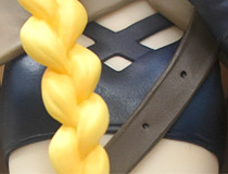 KADOKAWA新作美少女フィギュア「KDcolle 続・この素晴らしい世界に爆焔を！ アイリス 原作版 盗賊団Ver.」彩色サンプルがアキバで展示！