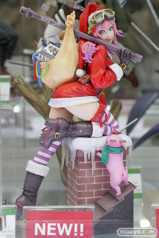 秋葉原の新作フィギュア展示の様子 2021年11月7日 06