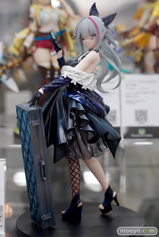 秋葉原の新作フィギュア展示の様子 あみあみ 01