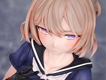 【アダルトフィギュア】乱れたセーラー服と黒のニーハイソックス姿の男のコ「肉感男子B」が〈追視アイver.〉1/5スケールとなって登場しました。