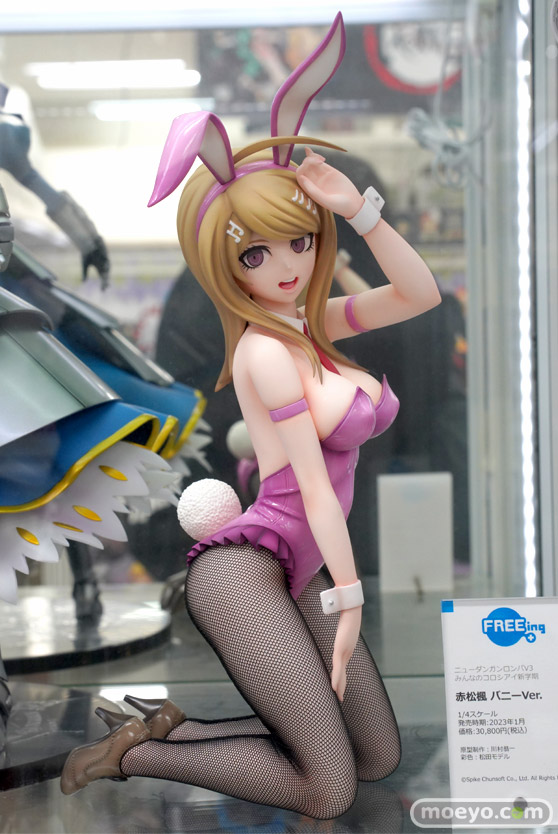 秋葉原の新作フィギュア展示の様子 あみあみ 01