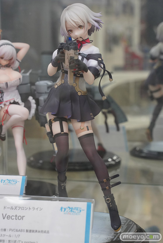 秋葉原の新作フィギュア展示の様子 あみあみ 01