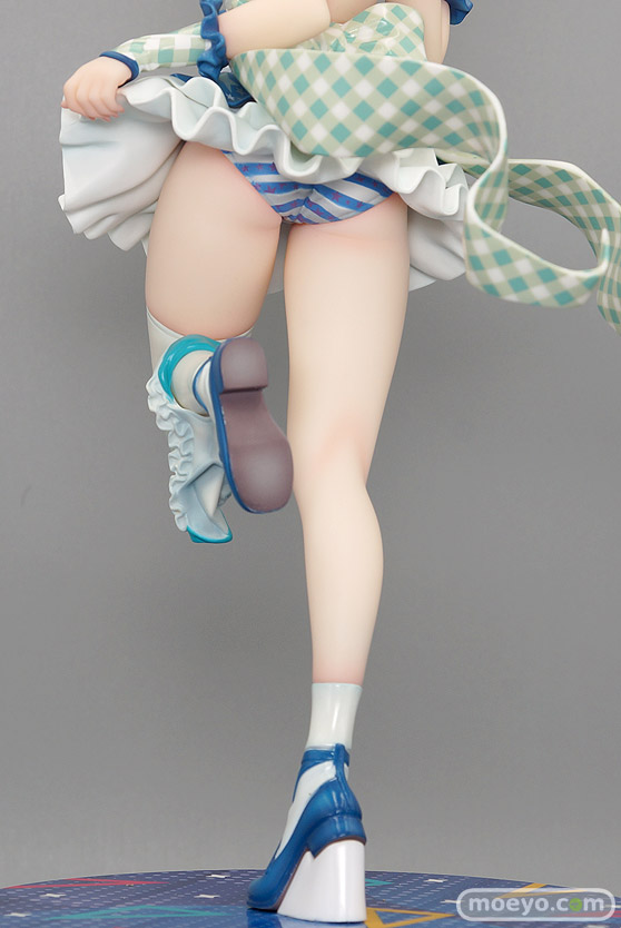 エモントイズ 嫌な顔されながらおパンツ見せてもらいたい  アイドルのYuina フィギュア パンツ  製品版 20