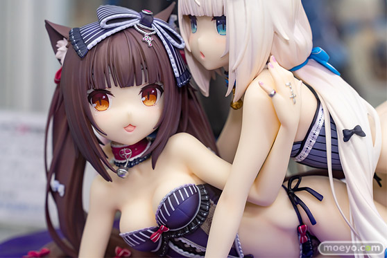 秋葉原の新作フィギュア展示の様子 あみあみ02