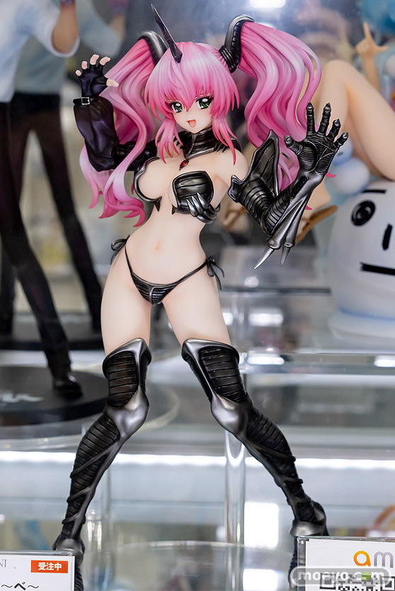 秋葉原の新作フィギュア展示の様子 あみあみ13