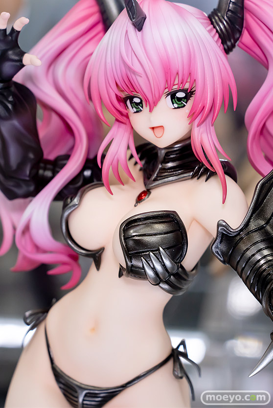 秋葉原の新作フィギュア展示の様子 あみあみ14