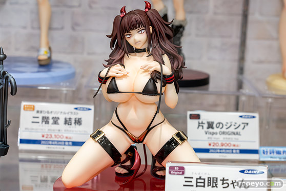 秋葉原の新作フィギュア展示の様子 ボークス 35