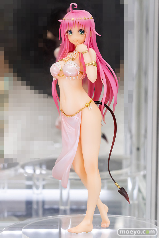 秋葉原の新作フィギュア展示の様子 あみあみ 01