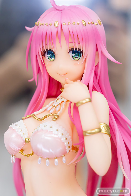 秋葉原の新作フィギュア展示の様子 あみあみ 02