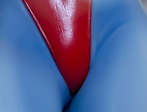 コトブキヤ新作美少女フィギュア「ヴァンパイア美少女 リリス」彩色サンプルがアキバで展示！