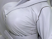 【WF2022夏】ウェーブ新作美少女フィギュア「アズールレーン ホノルル【二人のお祭り】」監修中原型が展示！