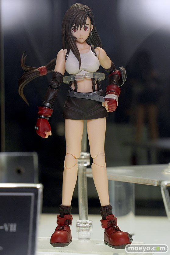 東京ゲームショウ2022 スクエニ FF7 ティファ エアリス クラウド フィギュア 01