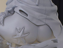 【ワンホビG 2022 Spring】ポニーキャニオン新作美少女フィギュア「ドールズフロントライン スオミ 仲夏のエルフ 重傷Ver.」監修中原型が展示！