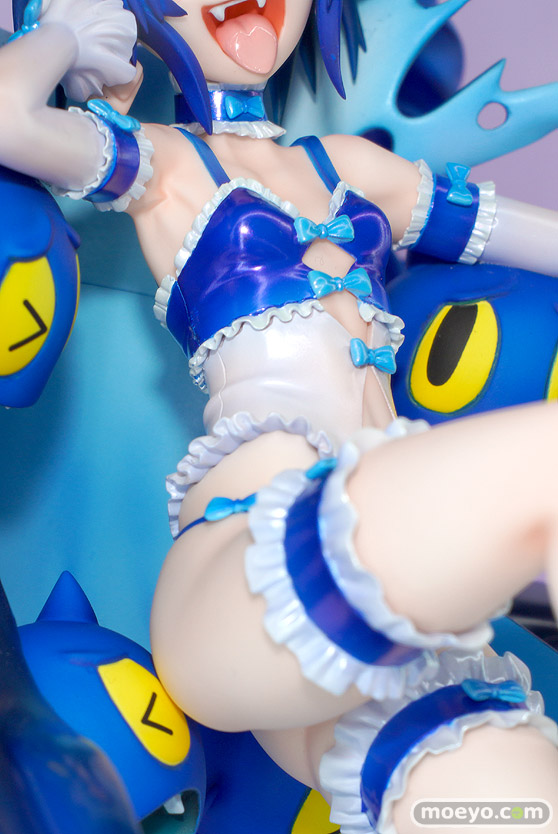 あみあみ×AMAKUNI BOMBERGIRL アクア(レウィシア・アクアブルー)ヴァンパイアネグリジェVer. ヤドカリ あきもとはじめ メガホビEXPO2022 NEW DOT フィギュア 07