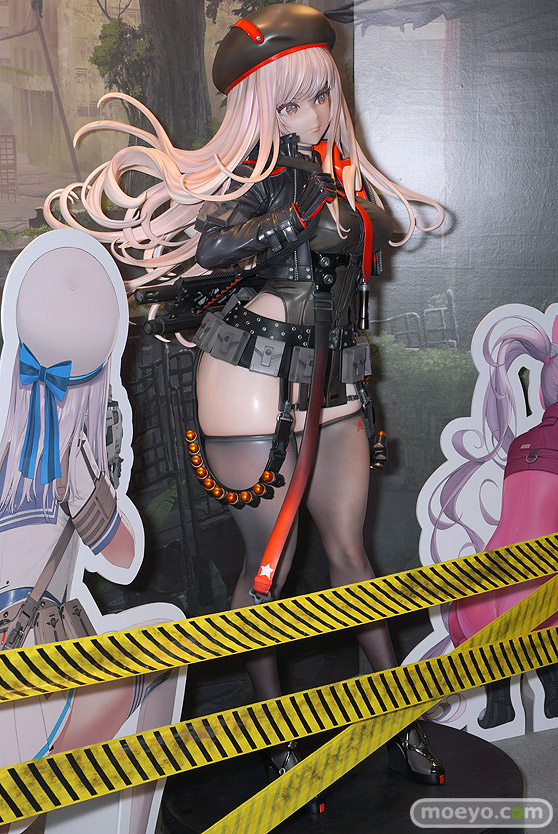 NIKKE 等身大 ラピ フィギュア コミックマーケット101 NIKKE等身大ラピ メガニケ 02