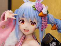 「吉徳×デザインココ ホロライブ 兎田ぺこら -全人類兎化計画- 日本人形」彩色サンプルがアキバで展示！等身大も！