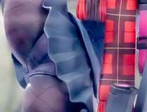 AMAKUNI新作美少女フィギュア「ARMS NOTE ロングレンジ・ジョシコウセイ」彩色サンプルがアキバで展示！