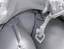 【WF2023冬】渋谷スクランブルフィギュア新作美少女フィギュア「ドールズフロントライン M950A 鷲と薔薇 -重傷 Ver.-」監修中原型が展示！