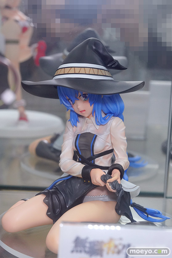 秋葉原の新作フィギュア展示の様子 あみあみ 嫁エロフ  2023年8月12日 01