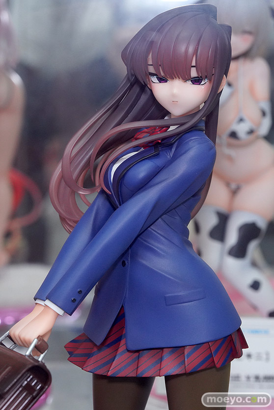 秋葉原の新作フィギュア展示の様子 あみあみ 嫁エロフ  2023年8月12日 21