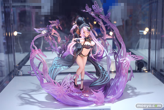 秋葉原の新作フィギュア展示の様子 あみあみ 嫁エロフ  2023年8月12日 24