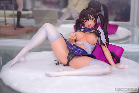 秋葉原の新作フィギュア展示の様子 あみあみ 嫁エロフ  2023年8月12日 56