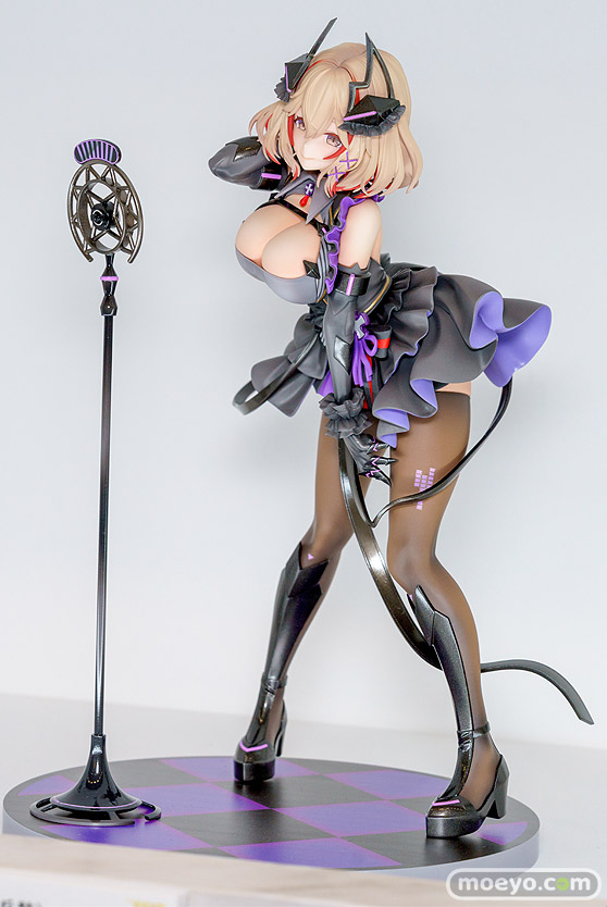 アズールレーン 6th Anniversary Fes. 秋葉原 フィギュア GOLDENHEAD+ アズールレーン ローン μ兵装 iTANDi namoji サウザンド アリスグリント 03