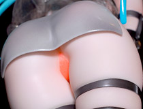 【エロホビ】【アダルトフィギュア】ロケットボーイ新作エロフィギュア「DSマイルオリジナルキャラクター メイメイ」彩色サンプルが展示！