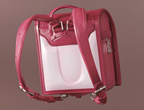 手のひらサイズのランドセル「ニコルのランドセル」が新登場。